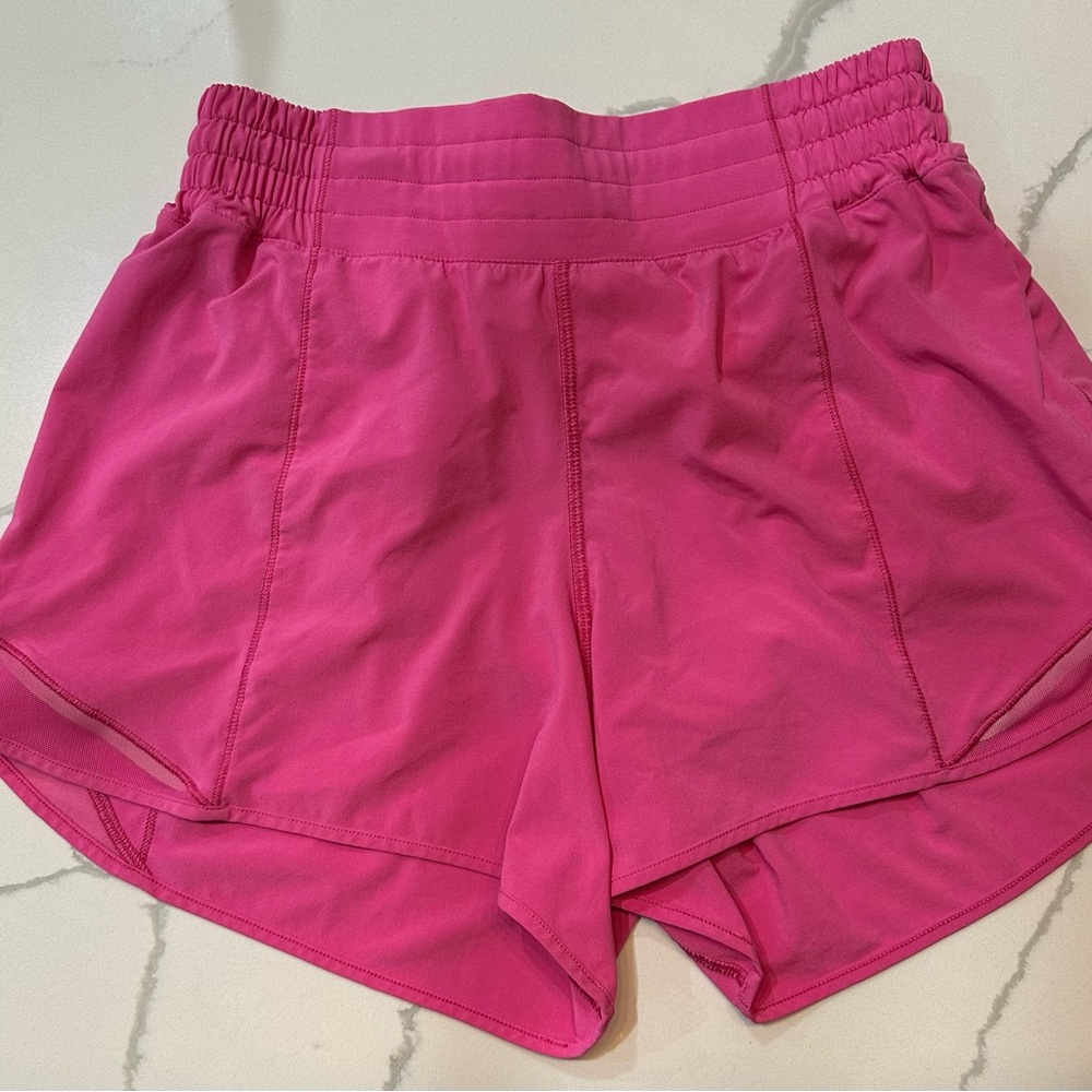 Lululemon 4’ inseam Hotty Hots
